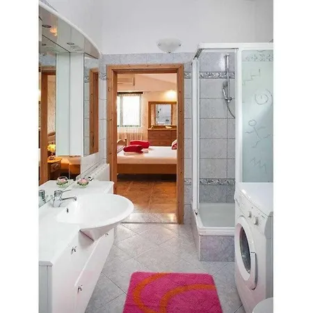 Leonard Comfortable Holiday home