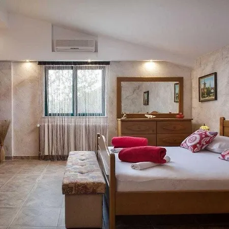 Leonard Comfortable Casa de Férias Makarska