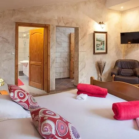 Leonard Comfortable Casa de Férias Makarska